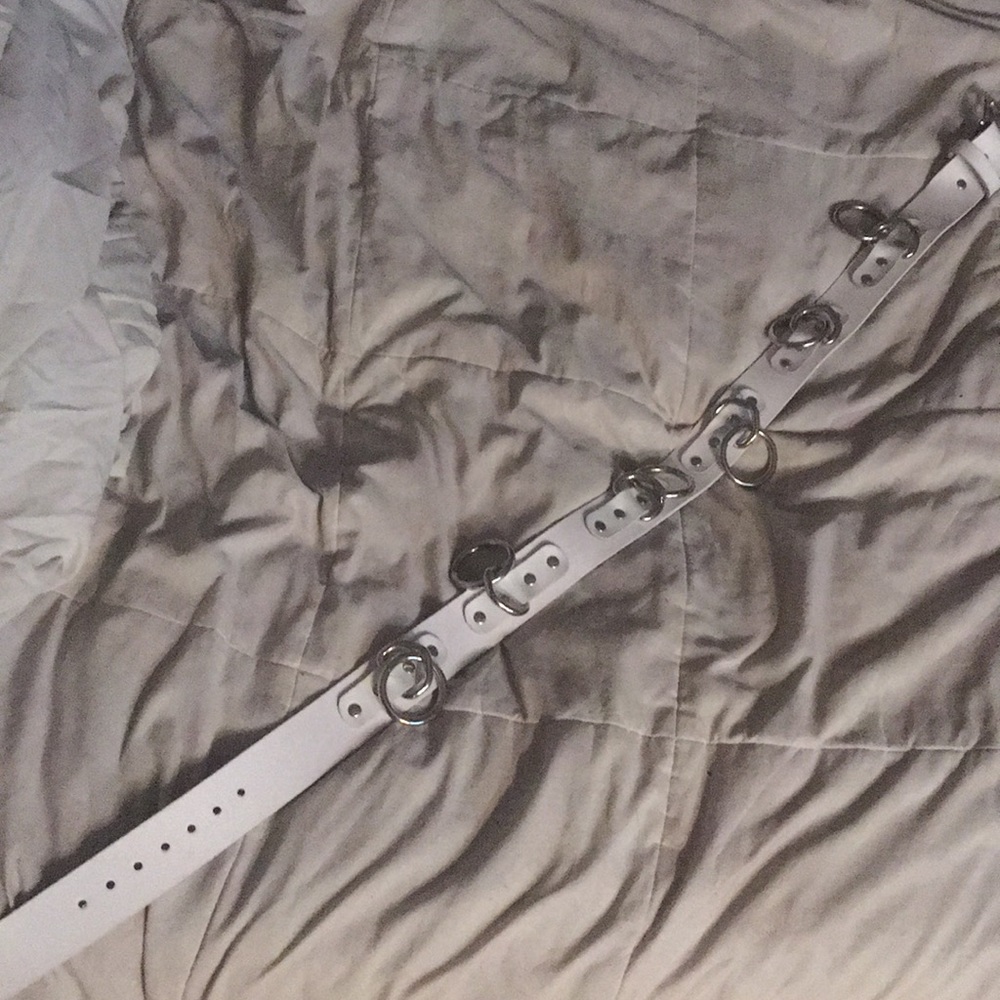 White bondage belt lg 42.5